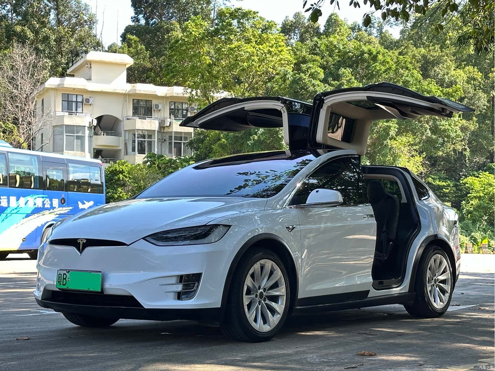 Tesla Model X, 2017 1