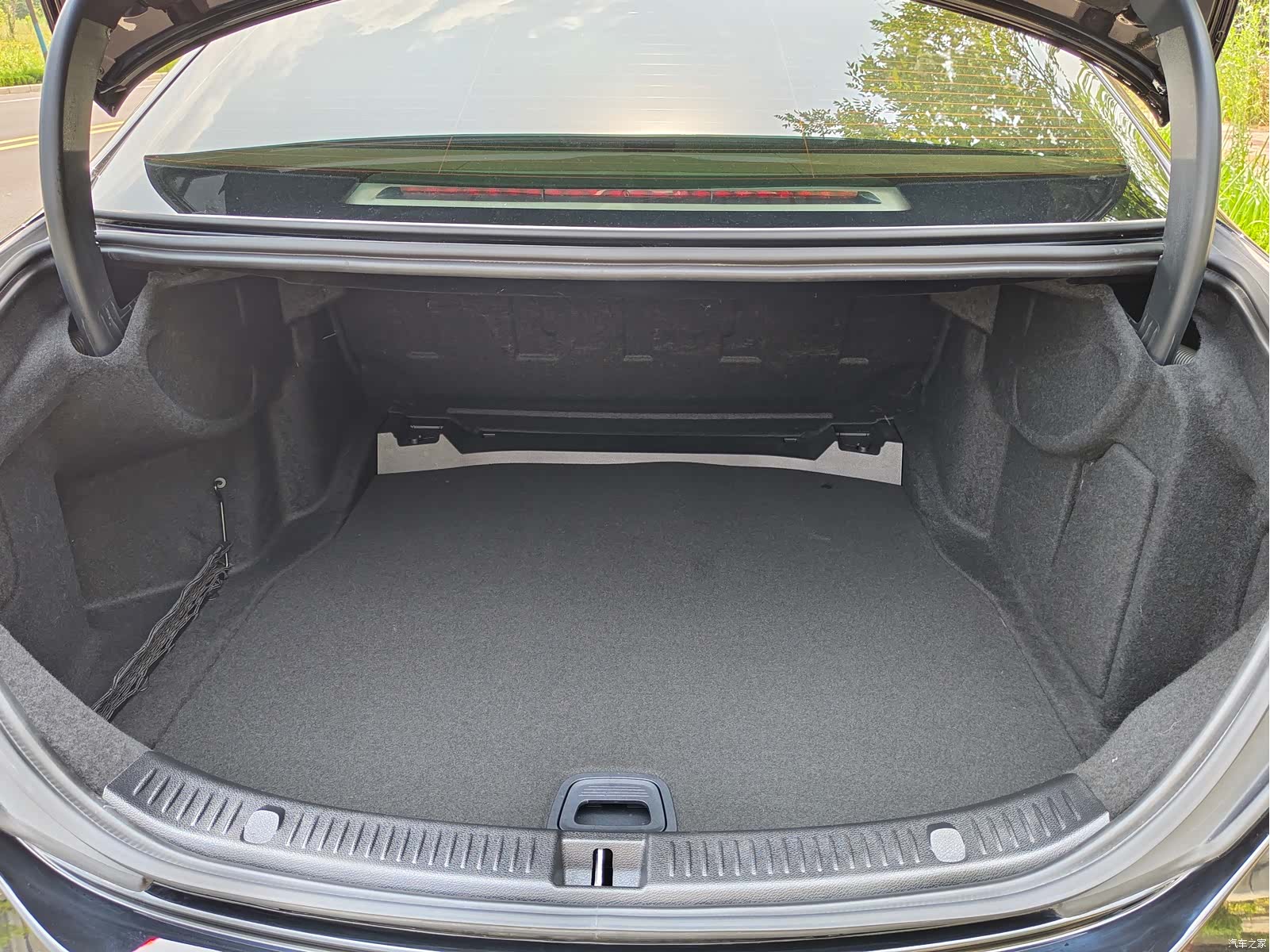 Mercedes-Benz E-Class, 2023 14