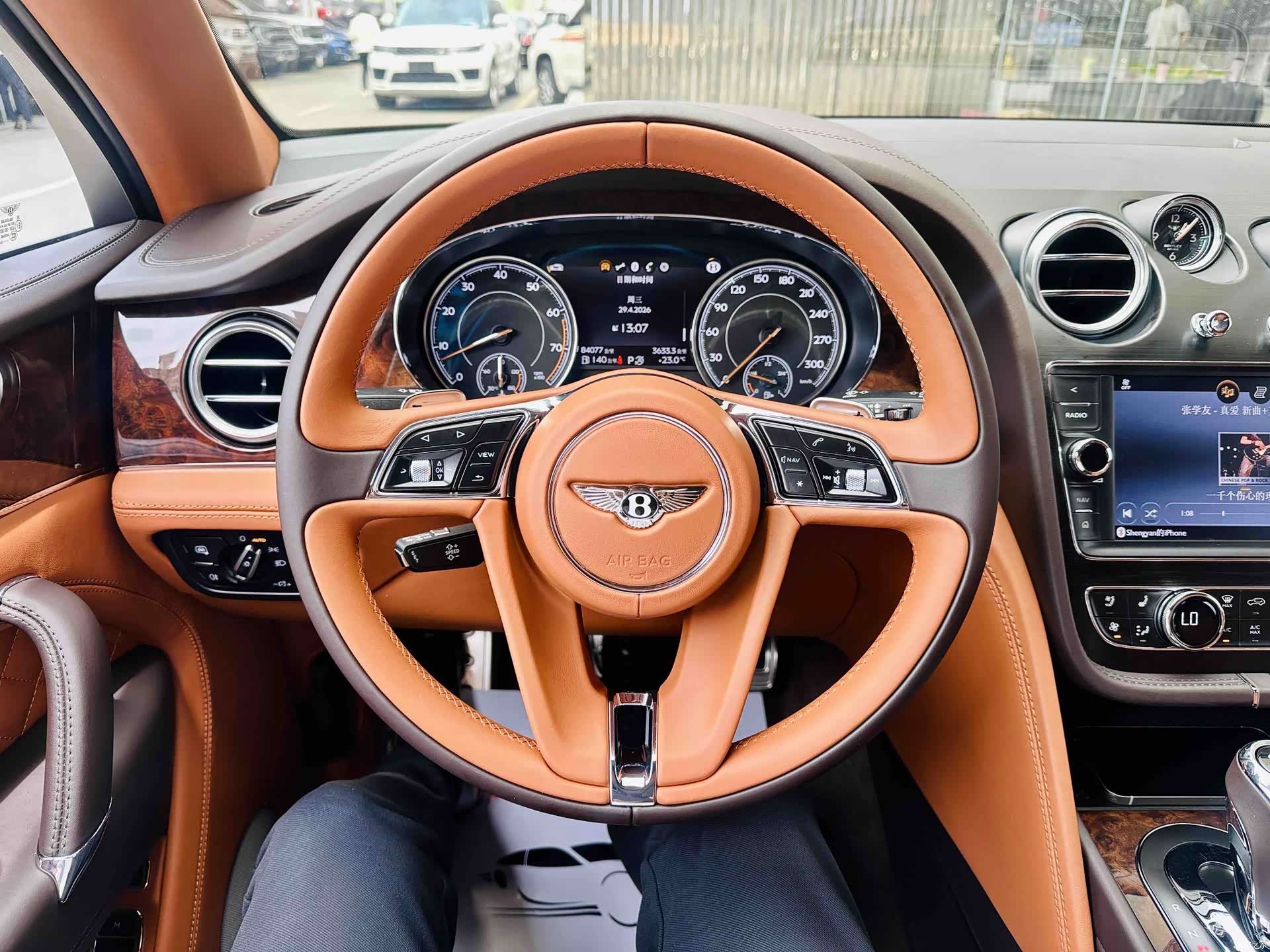 Bentley Bentayga, 2018 все фото