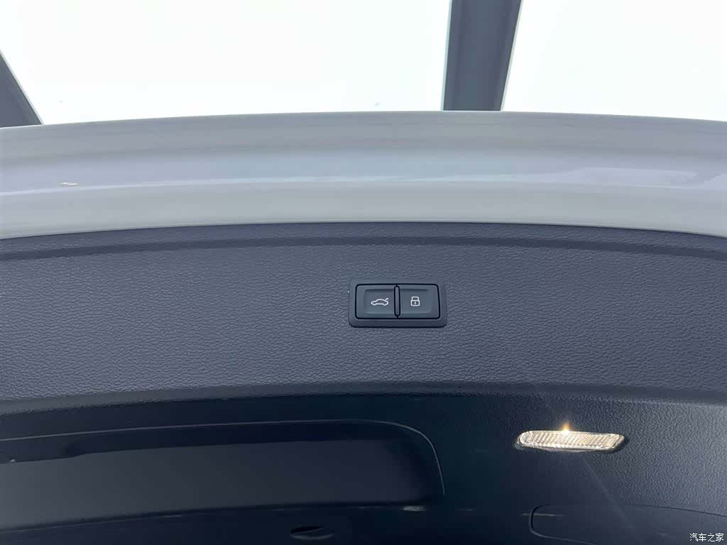 Audi Q5L, 2023 24