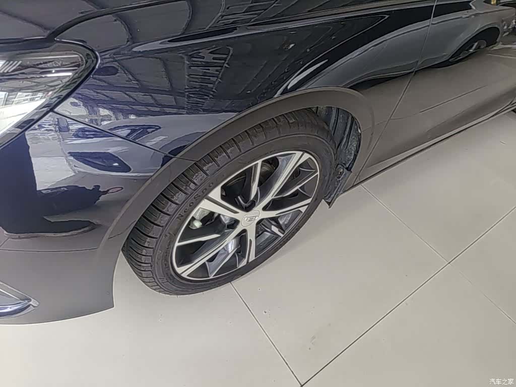 Geely Emgrand, 2023 25