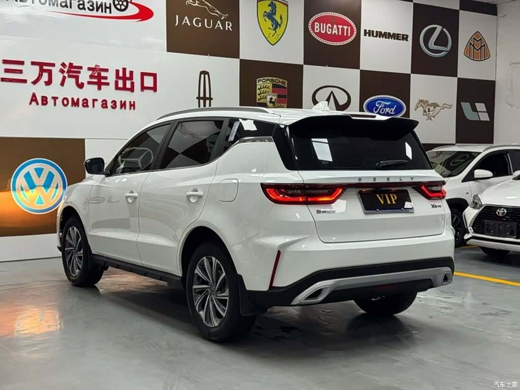 Geely X6, 2022 4