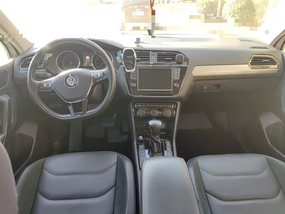 Volkswagen Tiguan L