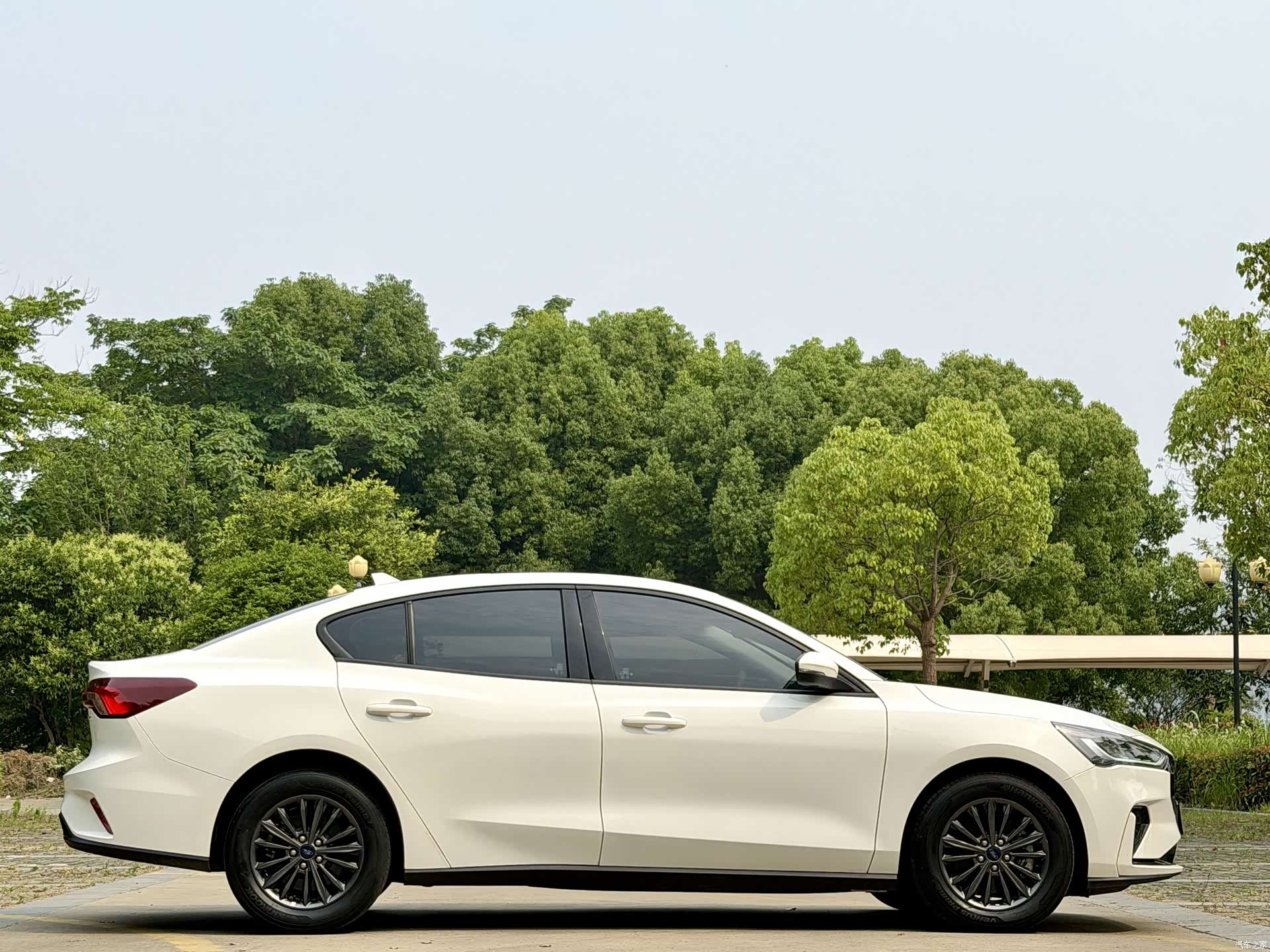 Ford Focus, 2023 все фото