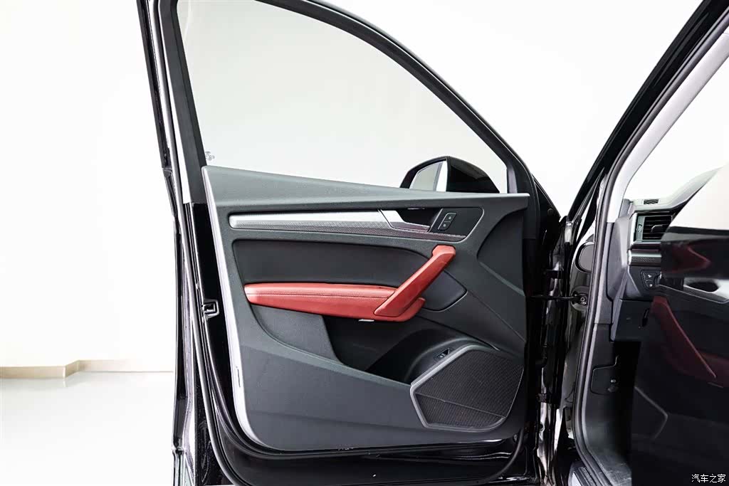 Audi Q5L, 2022 10