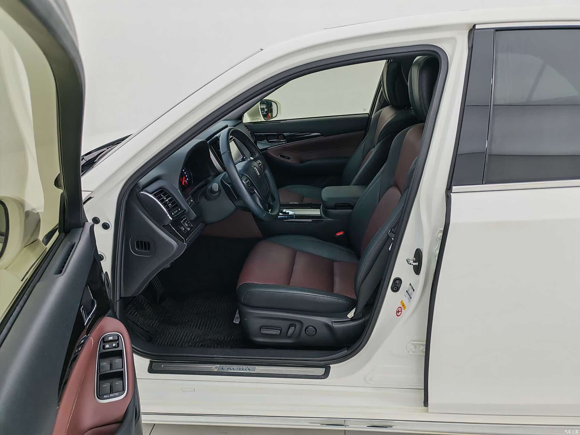 Toyota Crown, 2018 11