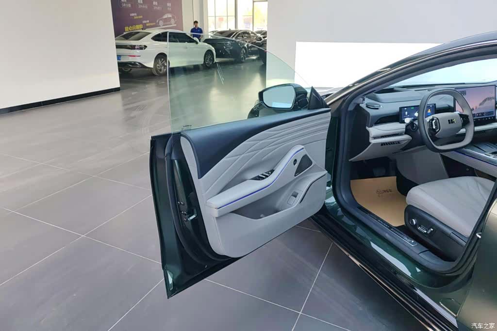 Geely 8, 2025 7