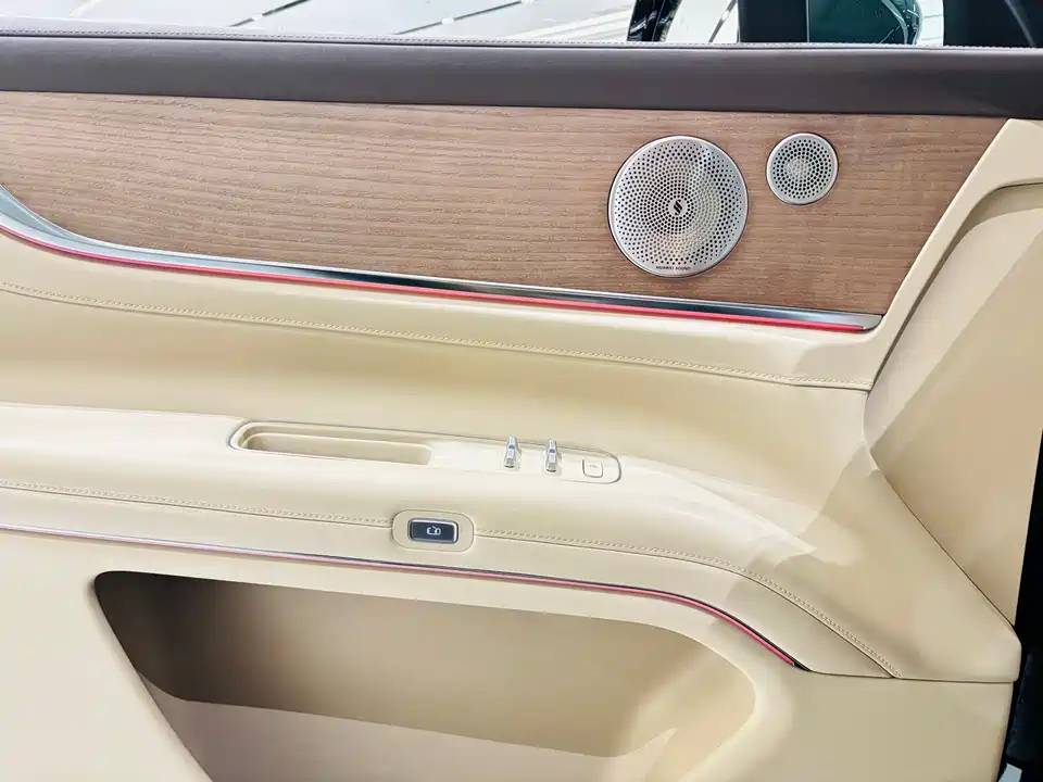 AITO Ask the world M9