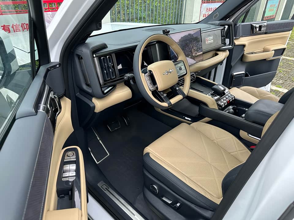 BYD Leopard 5 BYD Leopard 5