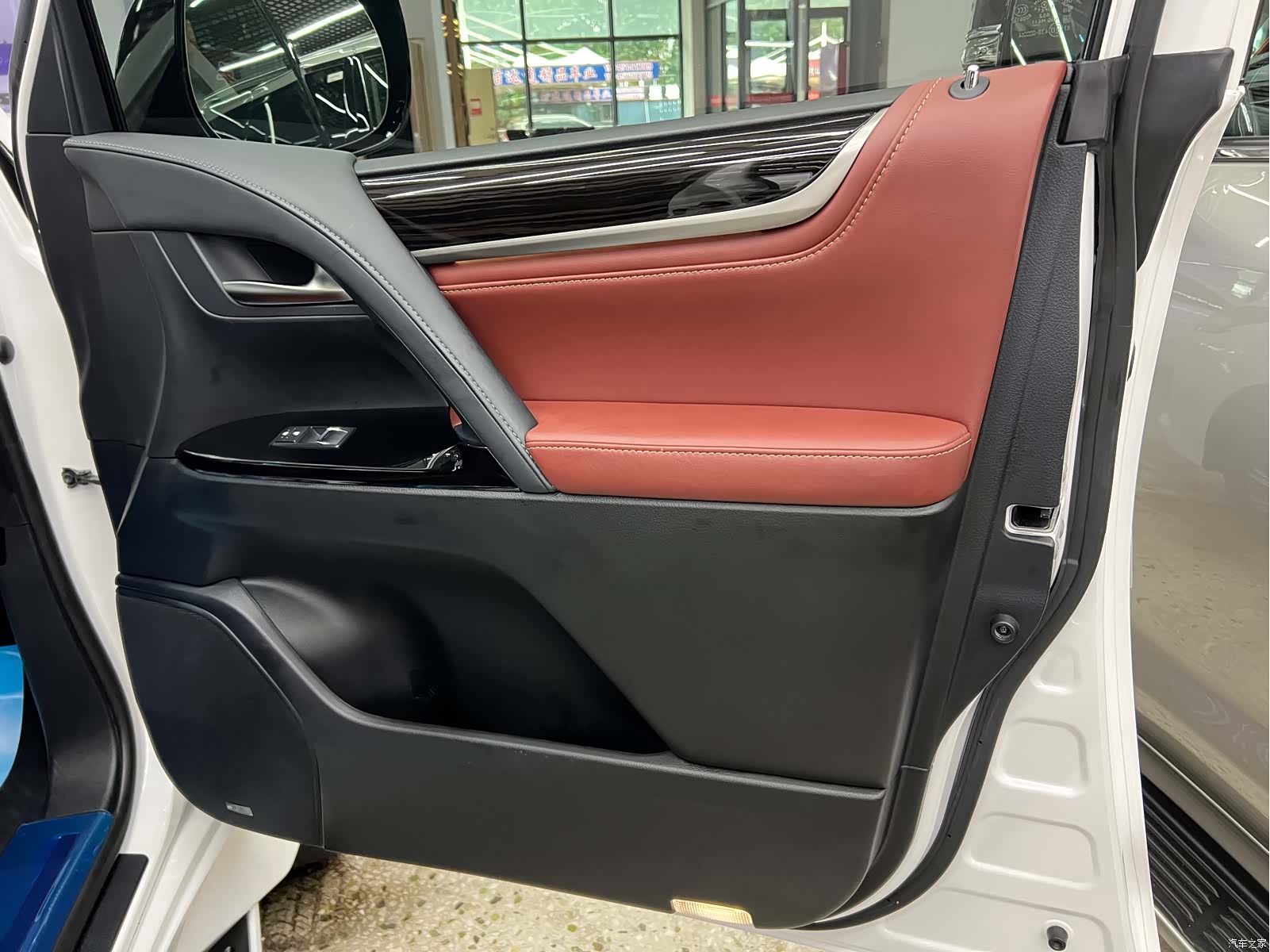 Lexus LX, 2016 26