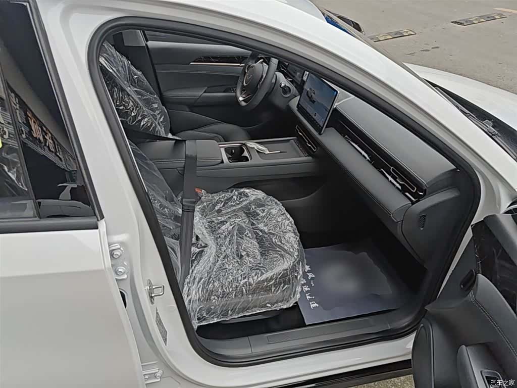 Wuling Starlight, 2026 25