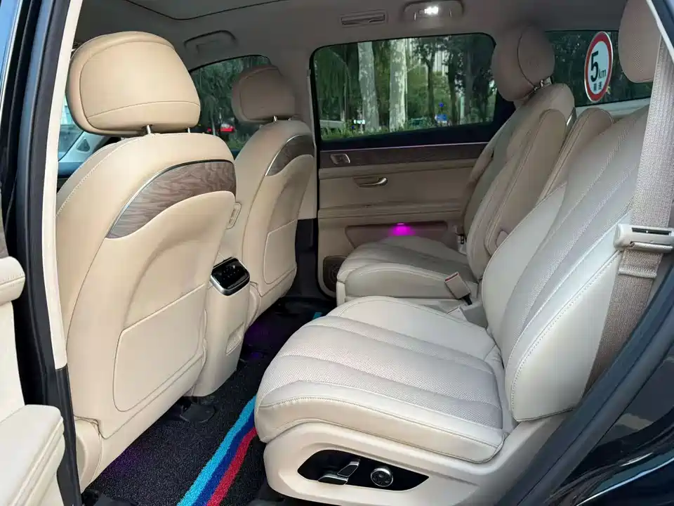 AITO Ask the world M7