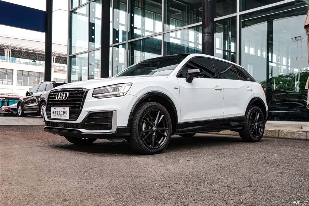 Audi Q2L, 2019 1