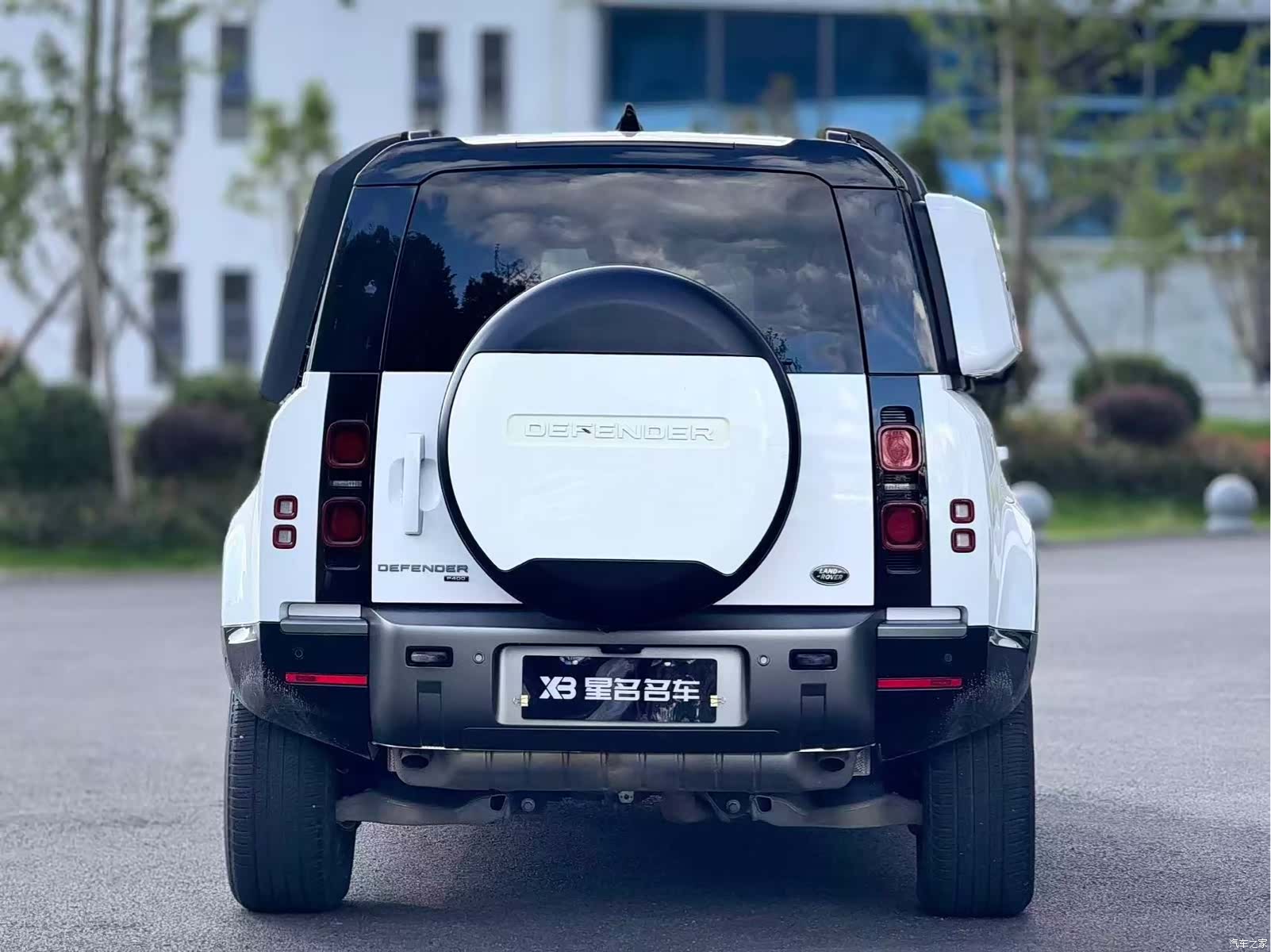 Land Rover Defender, 2023 29