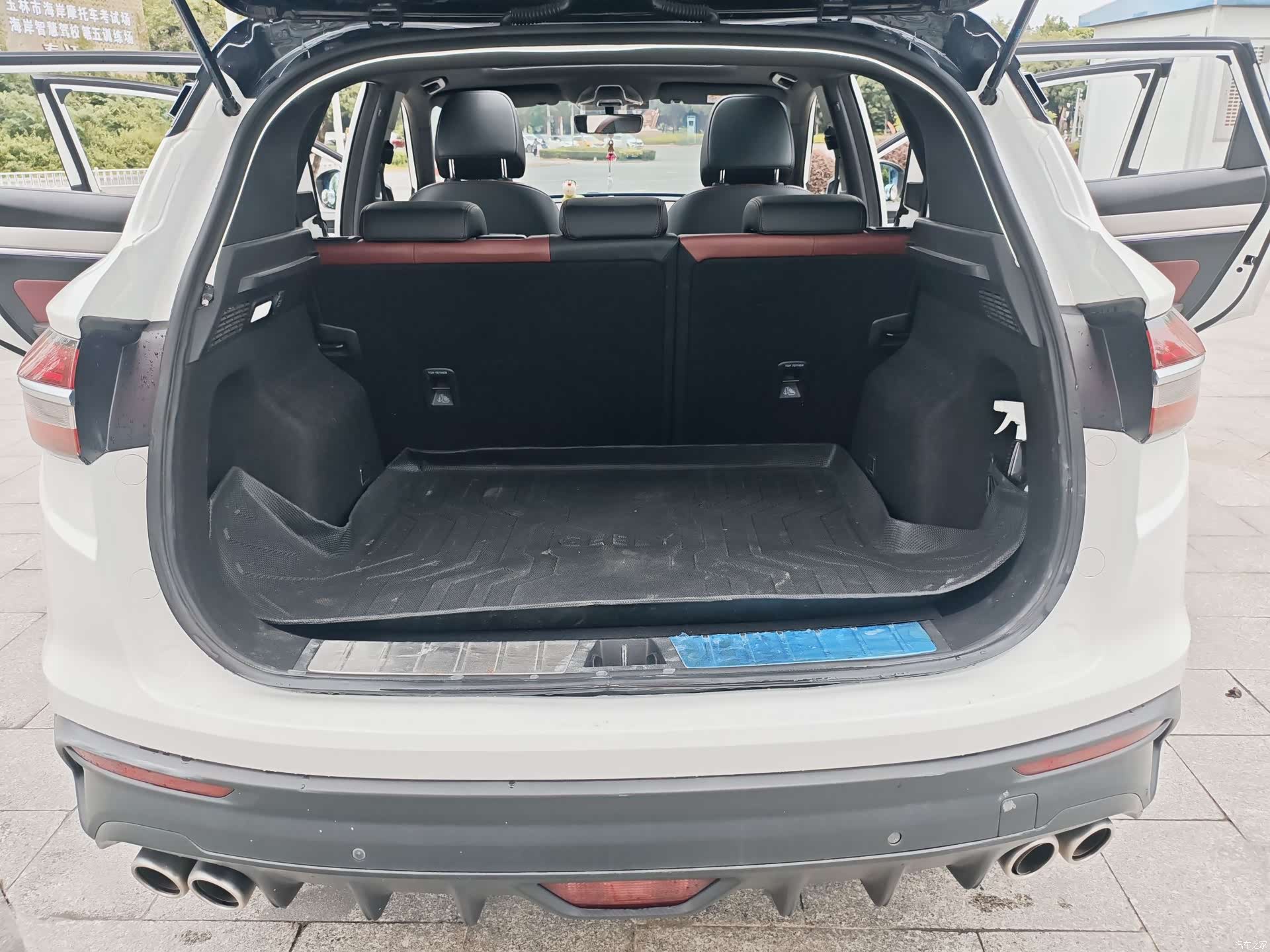 Geely Coolray, 2020 11