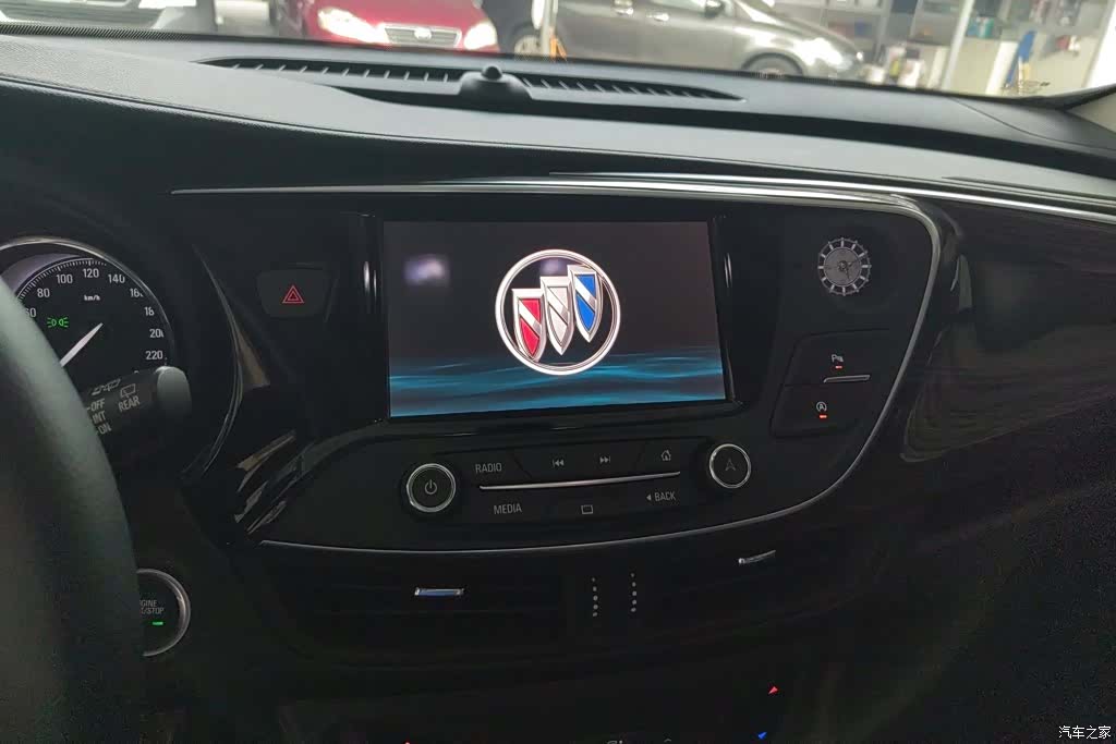 Buick Envision Plus, 2021 13
