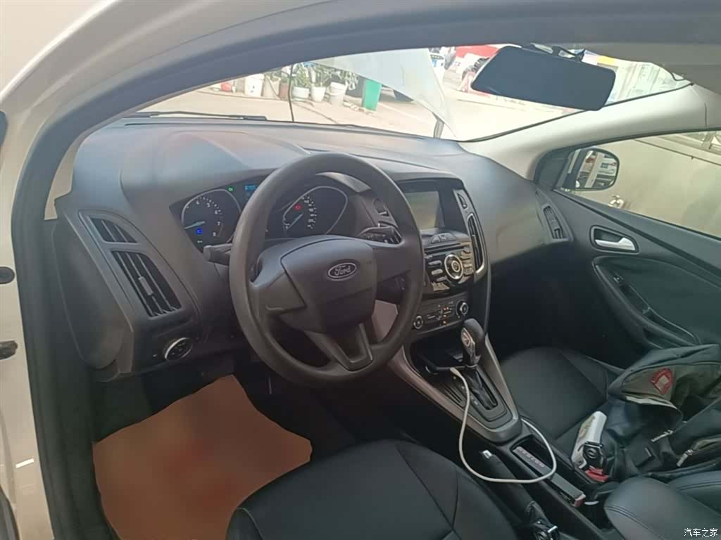Ford Focus, 2018 10