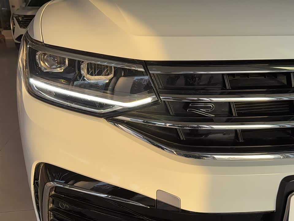 Volkswagen Tiguan L