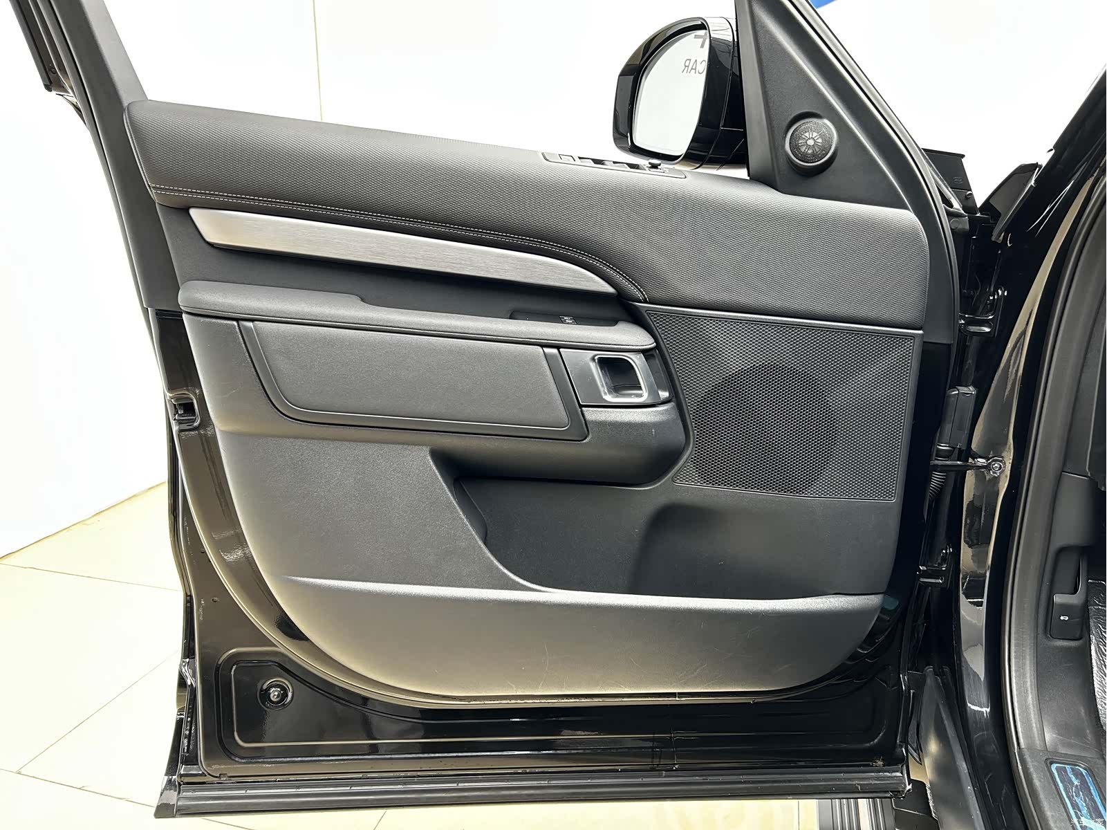 Land Rover Discovery, 2021 4