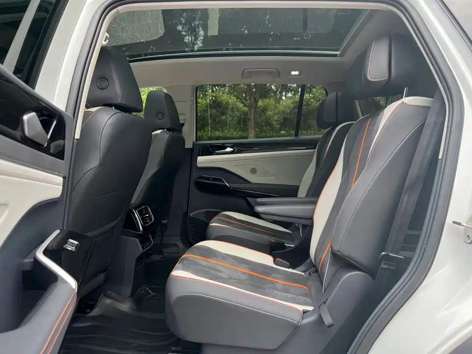 Volkswagen ID.6 CROZZ