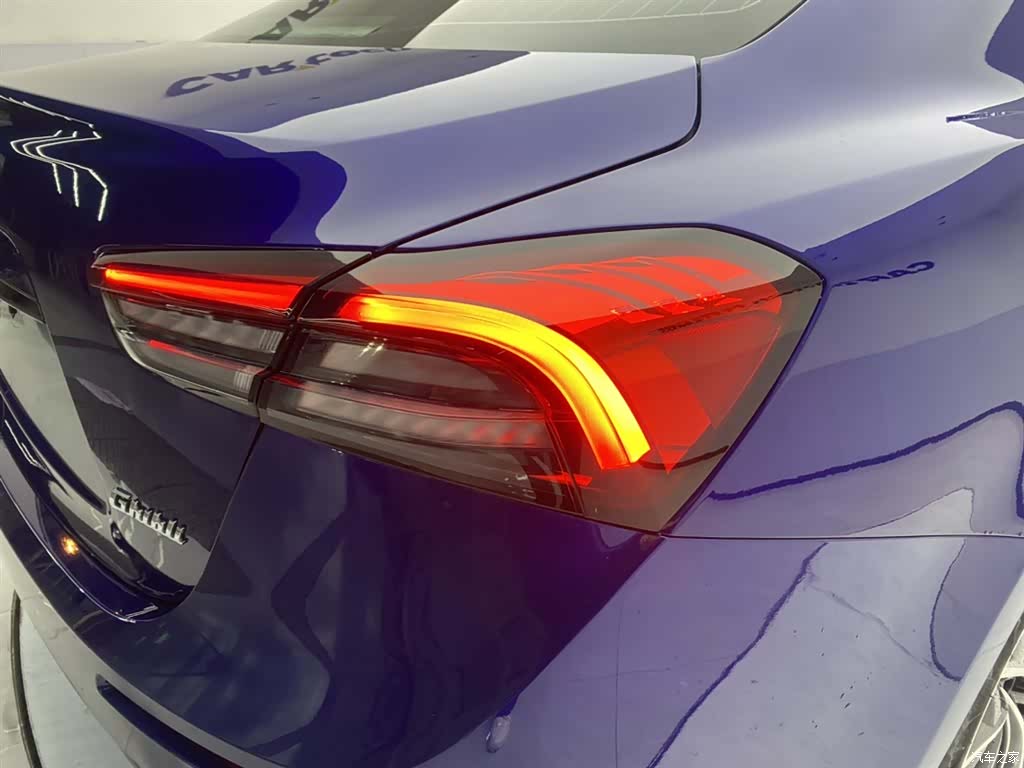 Maserati Ghibli, 2022 10