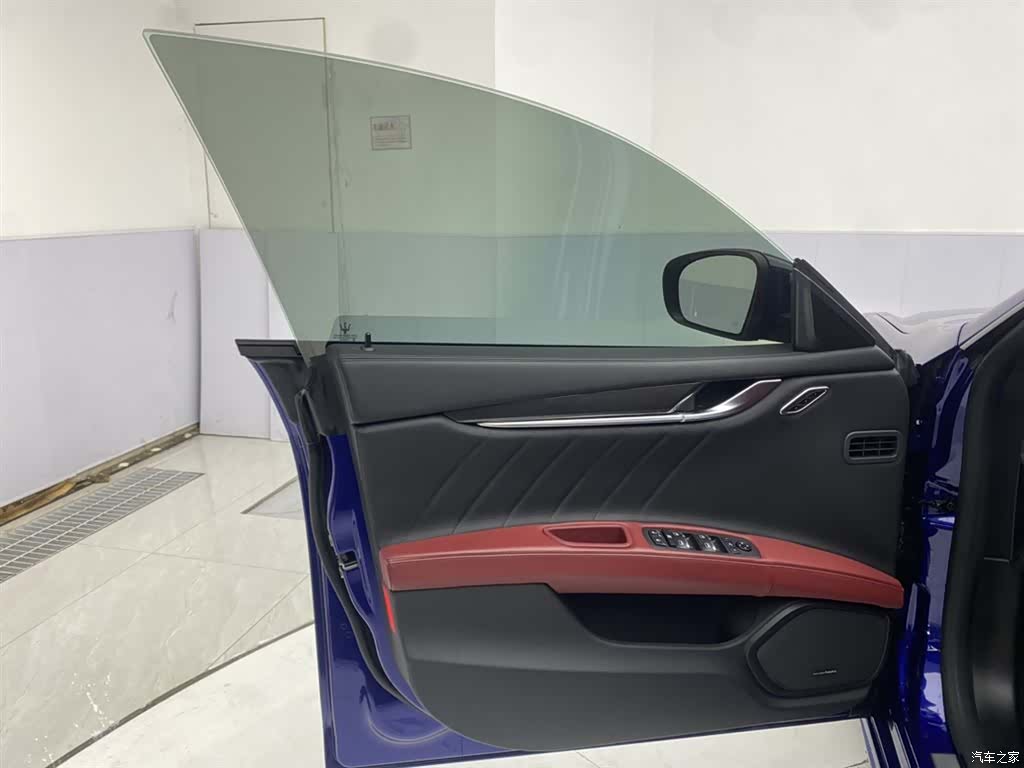 Maserati Ghibli, 2022 27