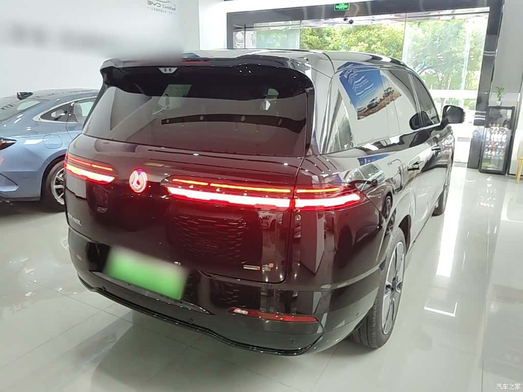 Denza N8, 2025 7