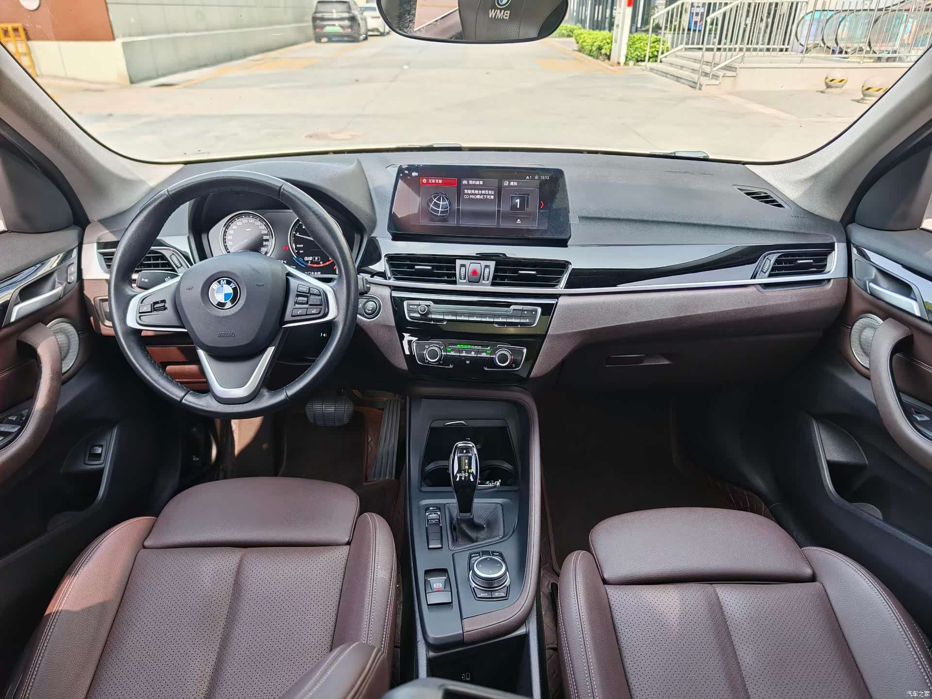 BMW X1, 2022 все фото
