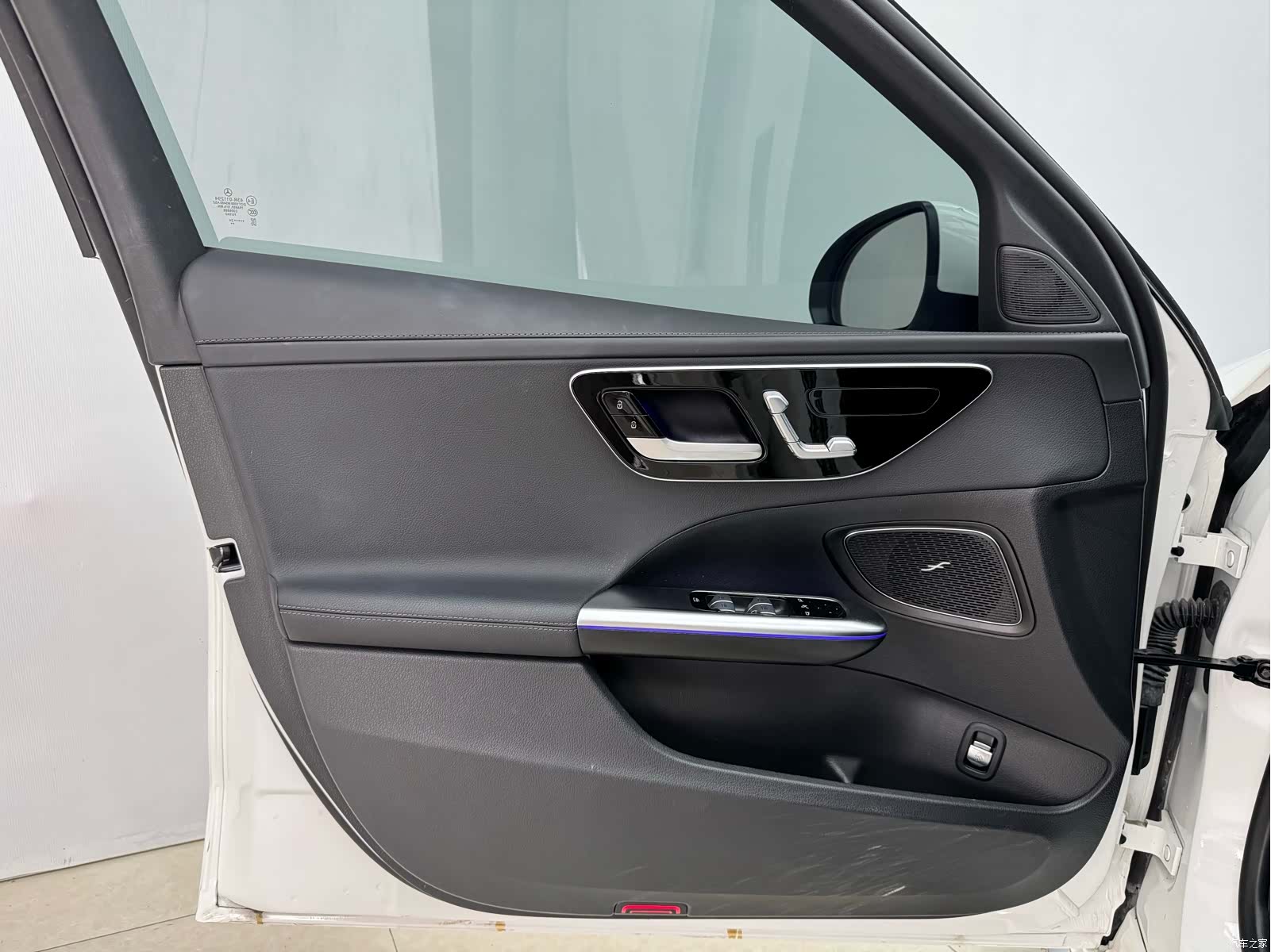 Mercedes-Benz C-Class, 2024 6