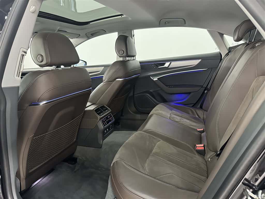 Audi A7L, 2024 16
