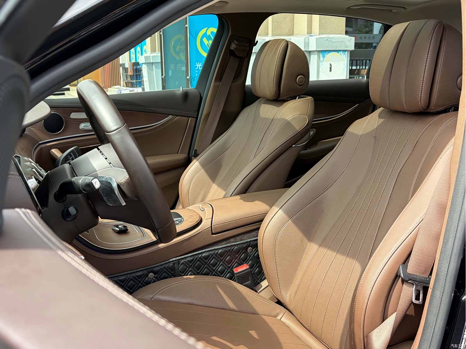 Mercedes-Benz E-Class, 2022 11