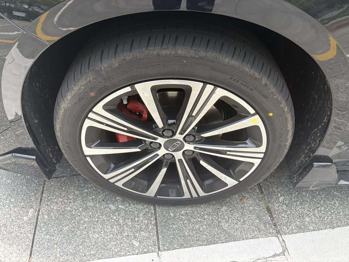 Geely Preface, 2026 12