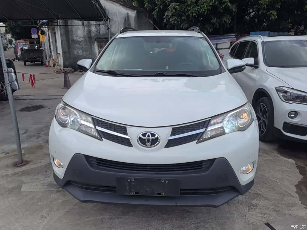 Toyota RAV4, 2015 3