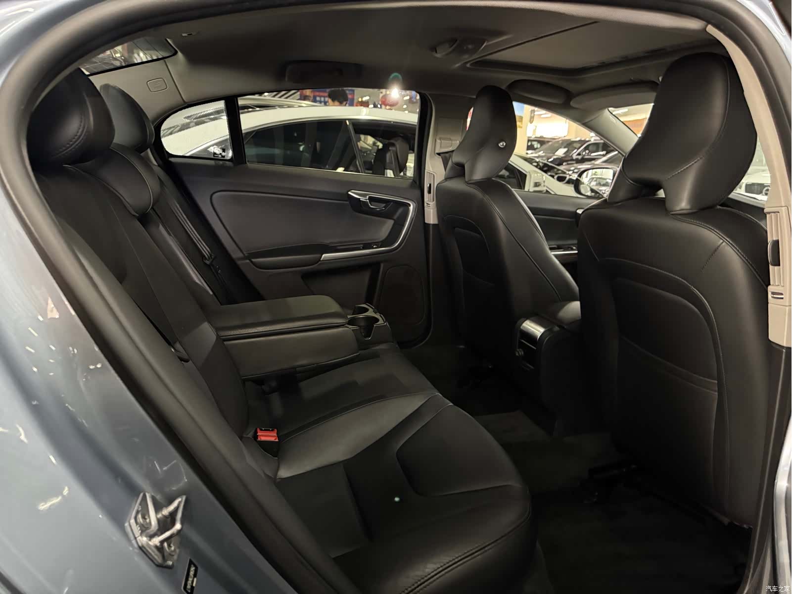 Volvo S60, 2017 11