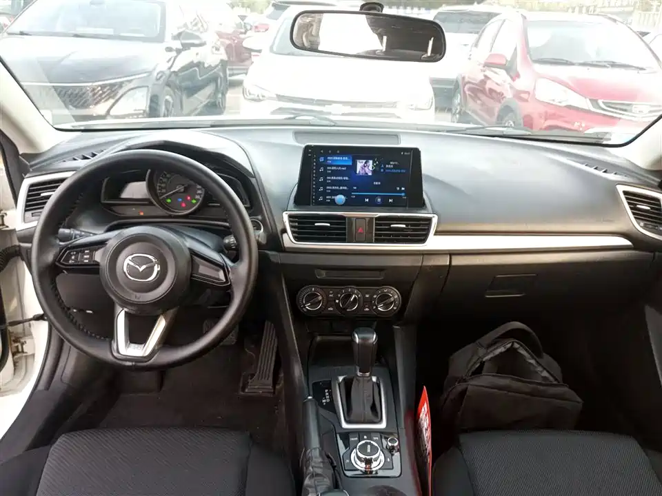 Mazda 3 Angkesaila