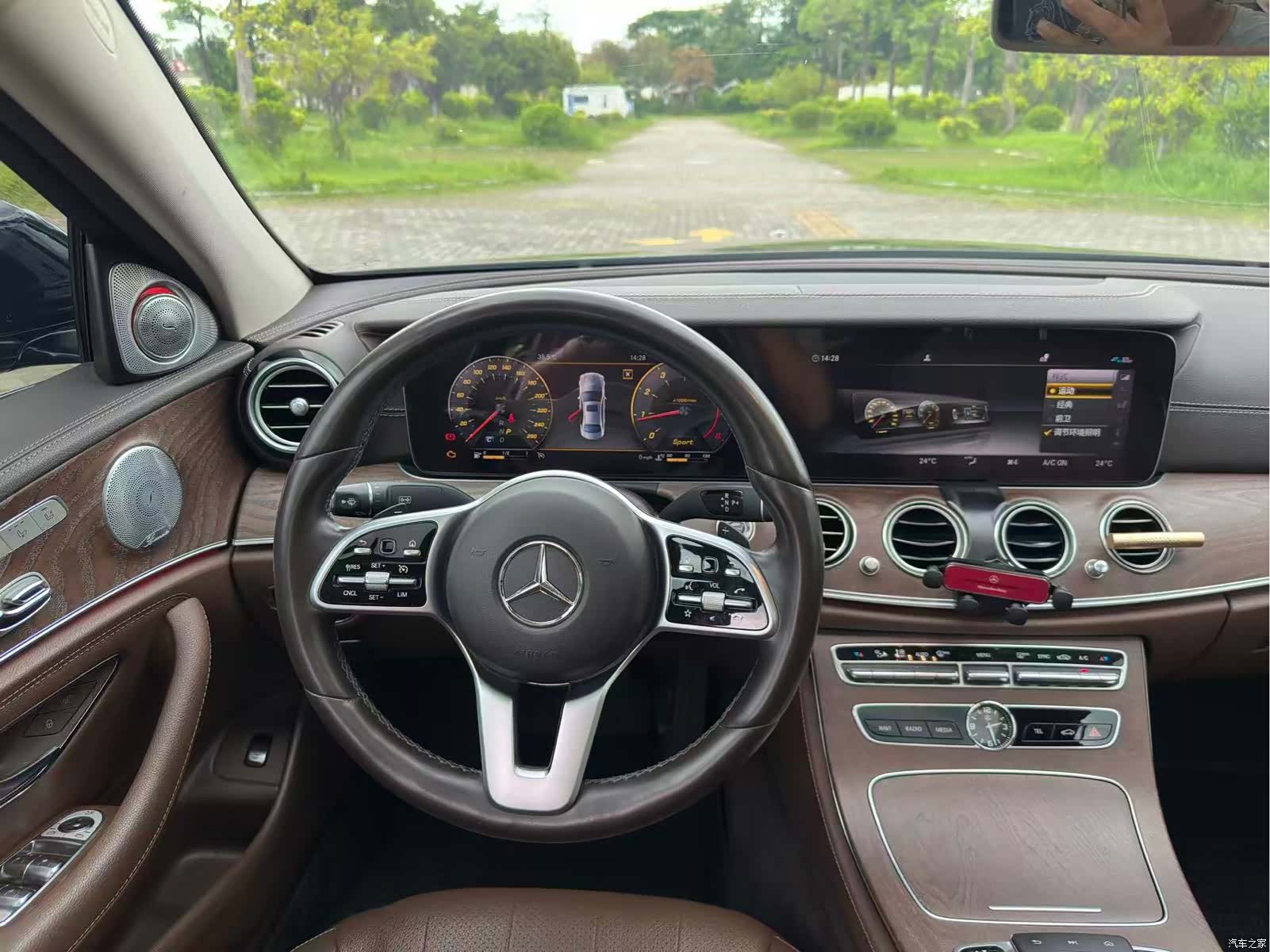 Mercedes-Benz E-Class, 2019 7