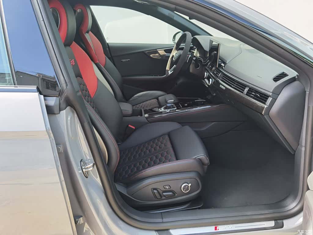 Audi RS, 2025 24