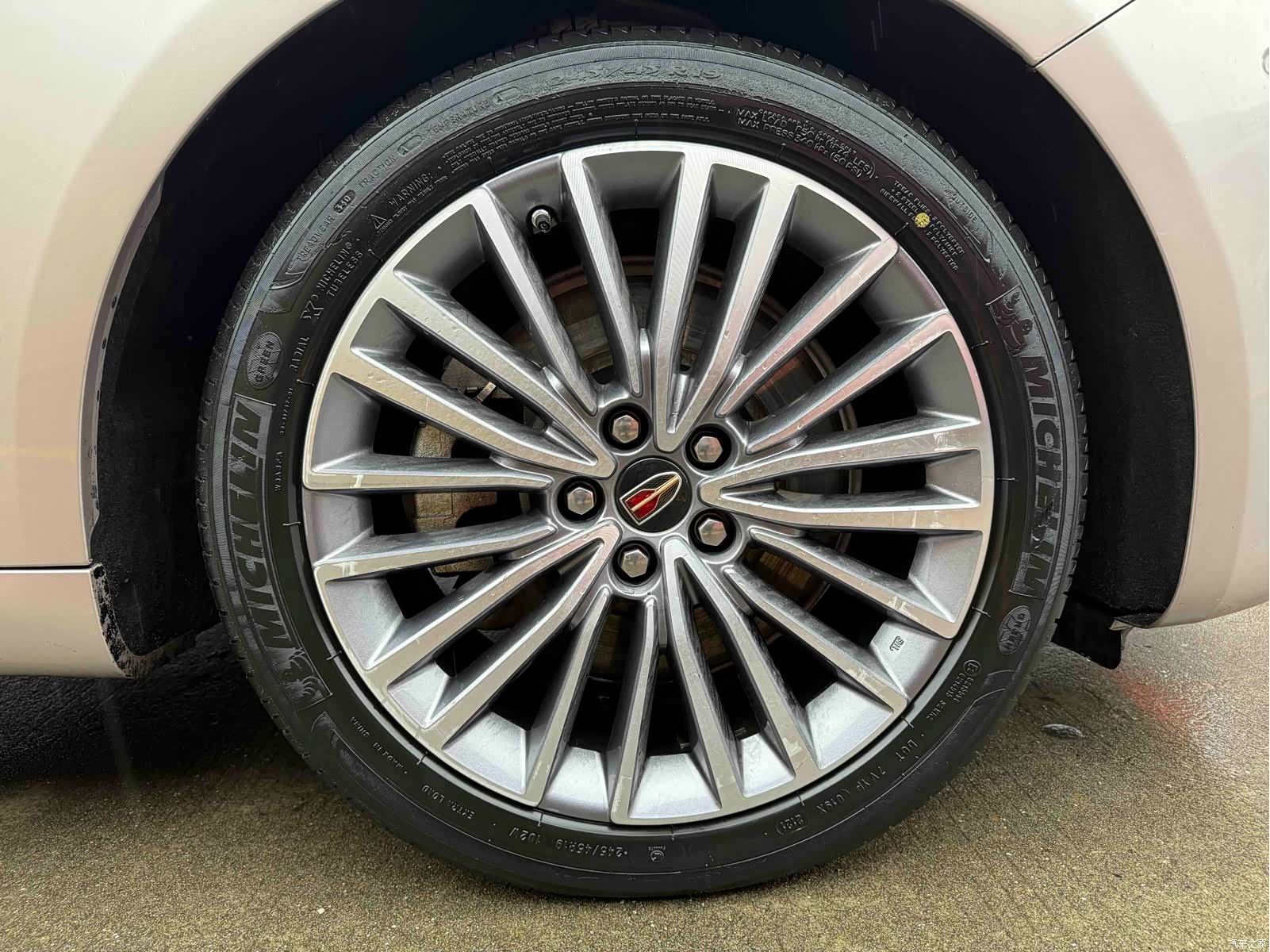 Hongqi H9, 2022 15