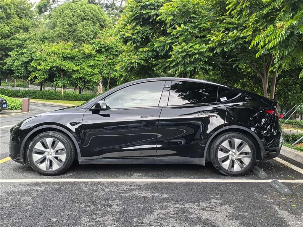 Tesla Model Y, 2022 11
