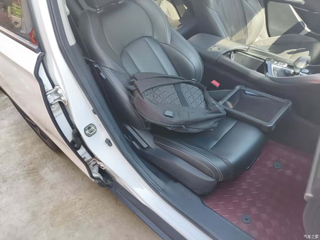 DongFeng AX7, 2018 25