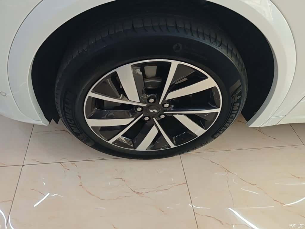 Li Auto L7, 2023 23