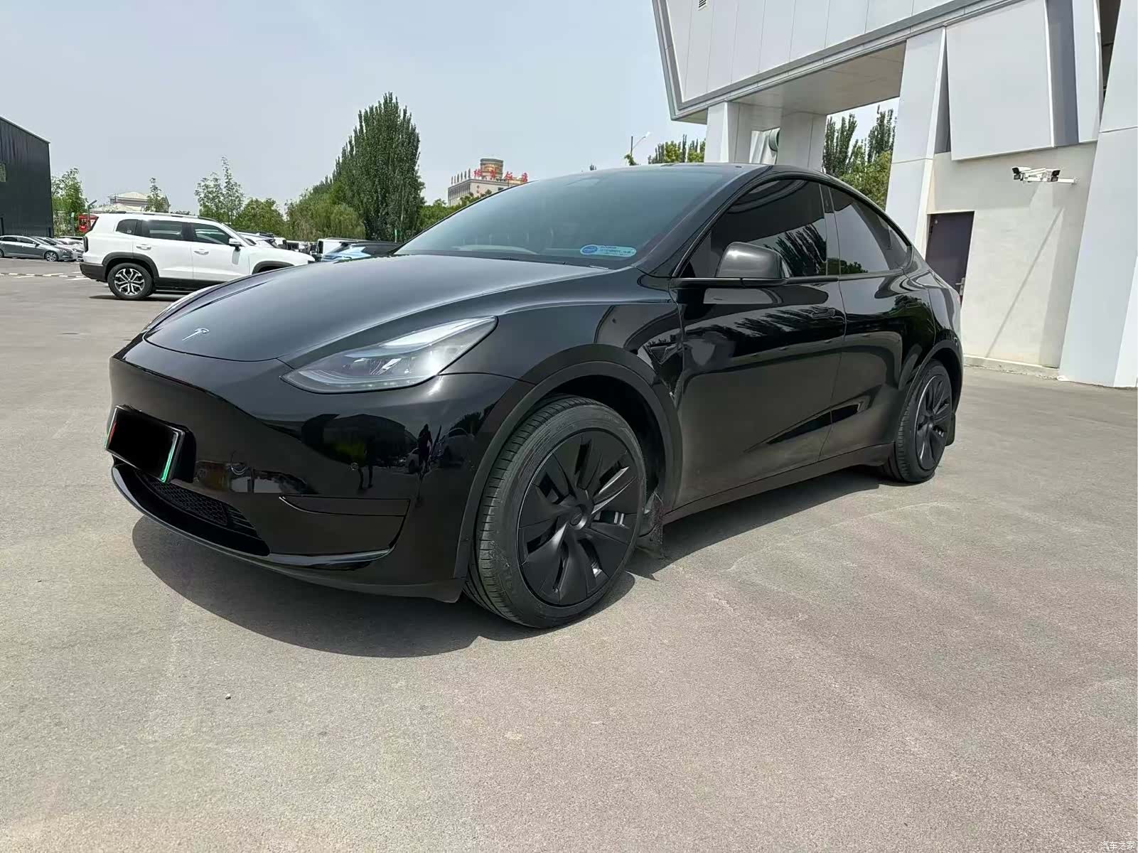 Tesla Model Y, 2023 1