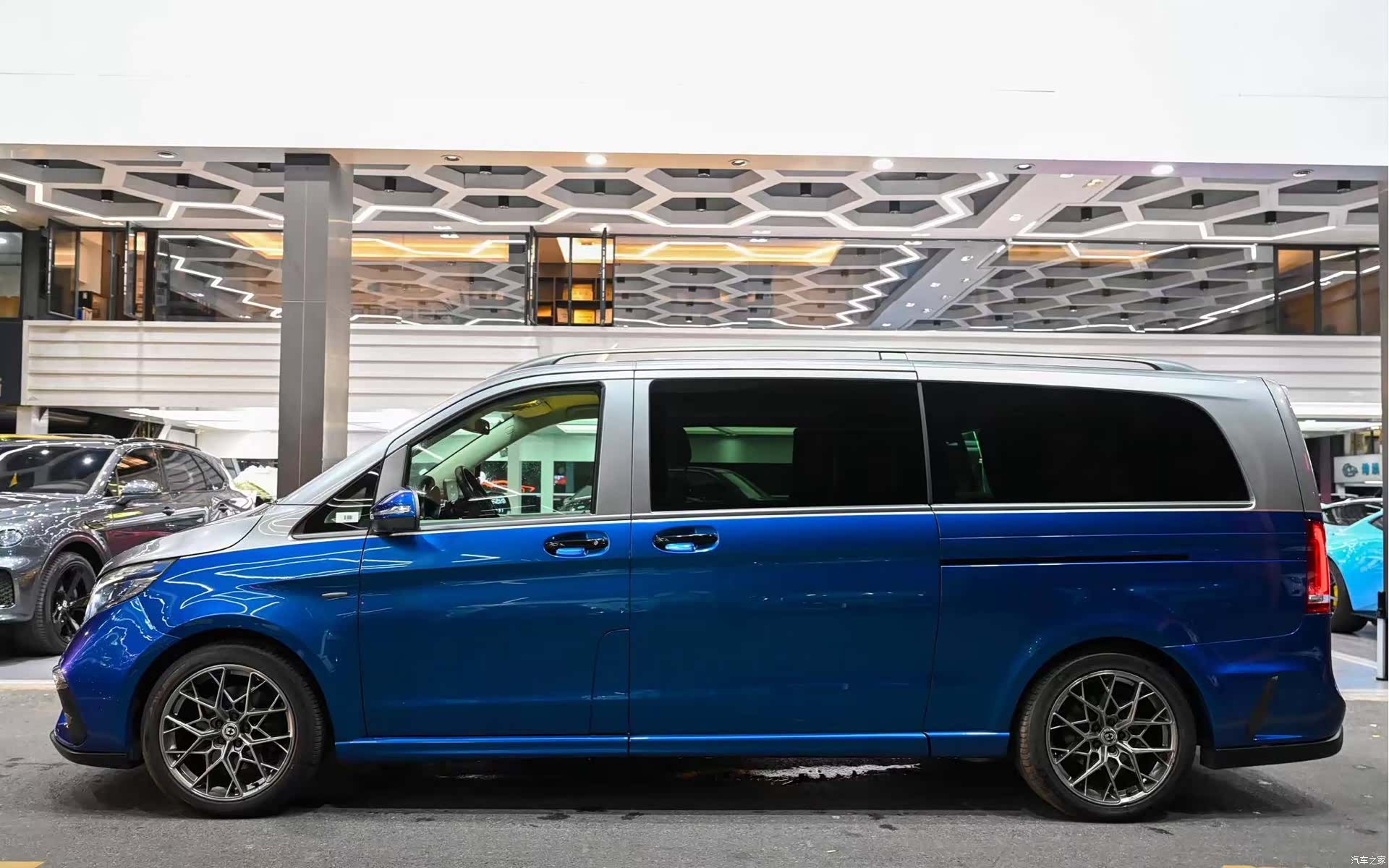 Mercedes-Benz V-Class, 2020 4