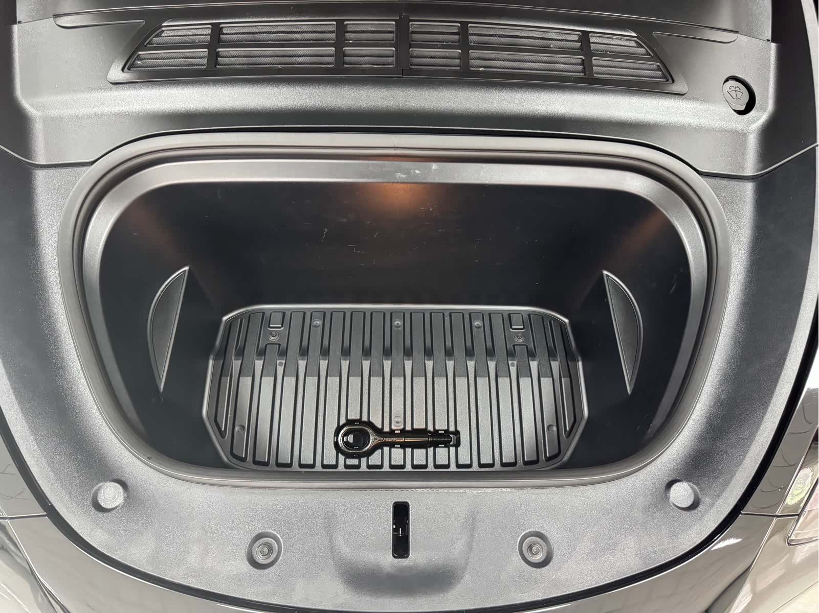 Tesla Model Y, 2023 26