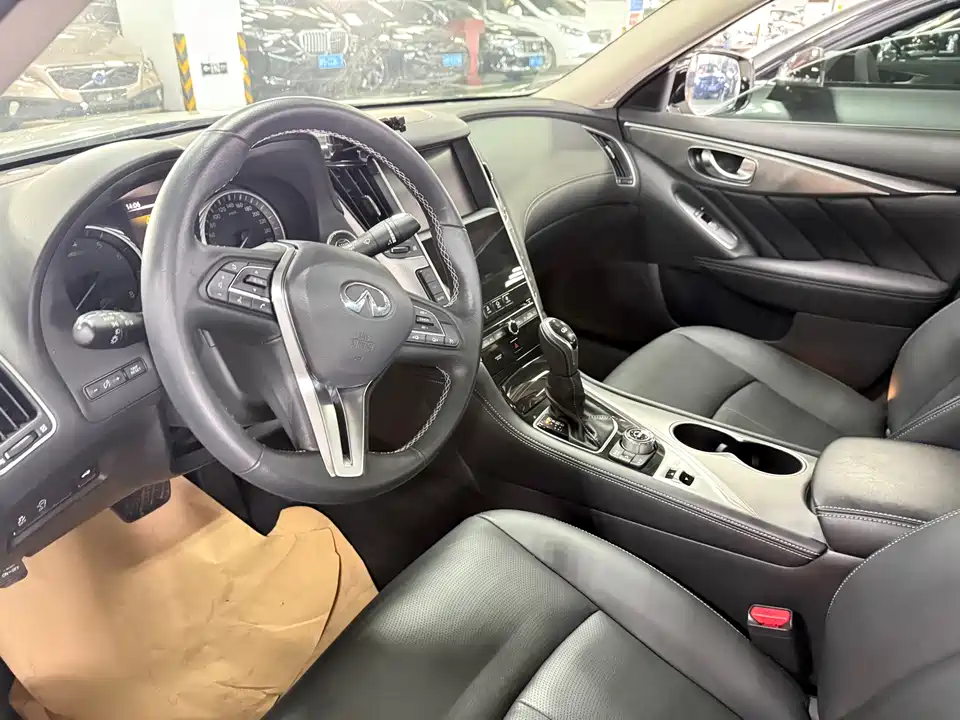 Infiniti Q50L