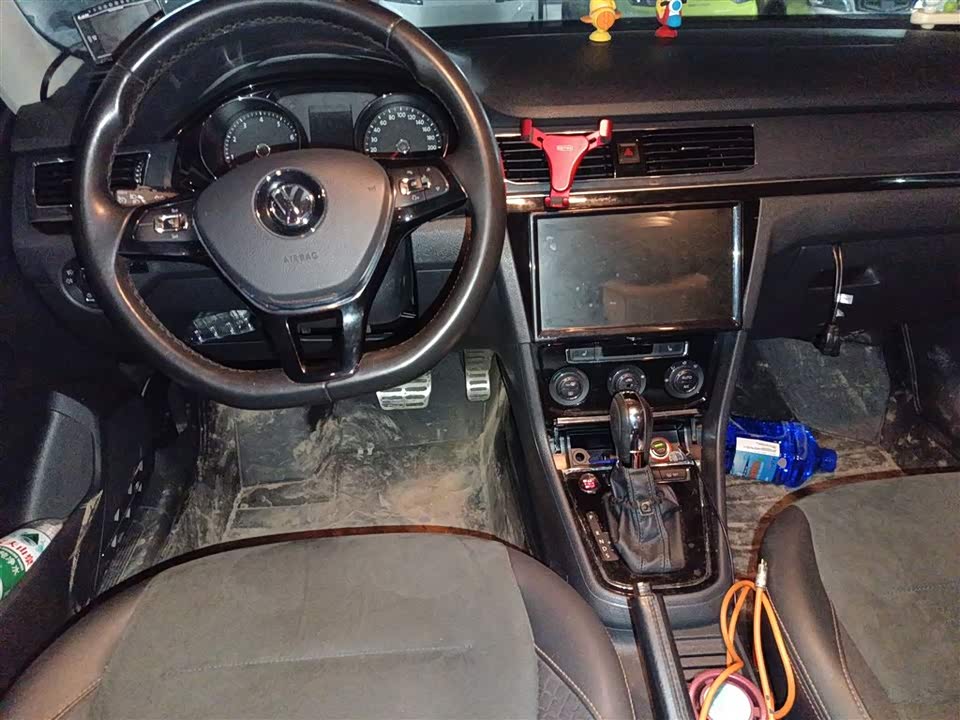 Volkswagen C-TREK Wei Collar