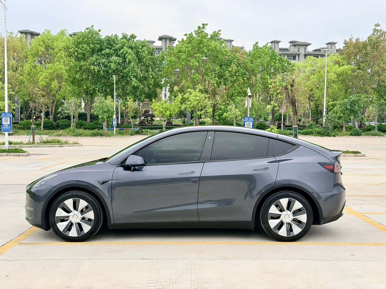 Tesla Model Y, 2021 6