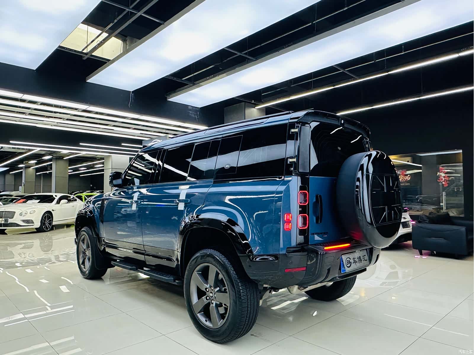 Land Rover Defender, 2021 все фото