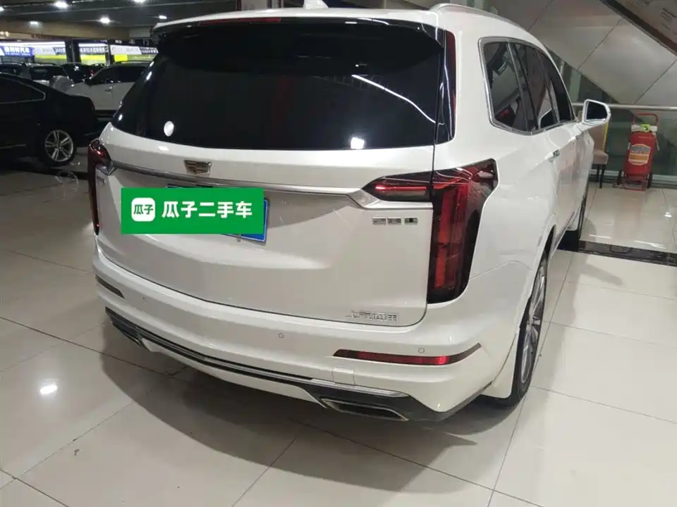 Cadillac XT6