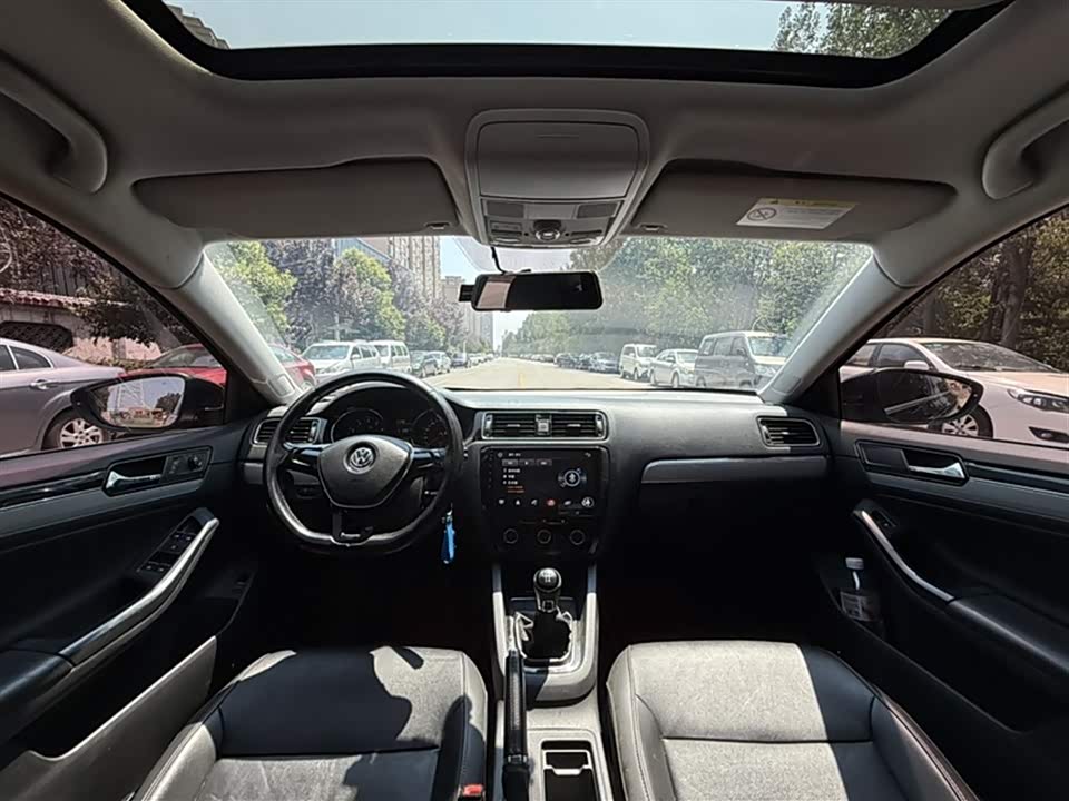Volkswagen Sagitar